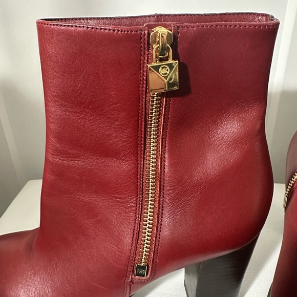 Michael Kors Red ankle boot - Picture 3 of 3